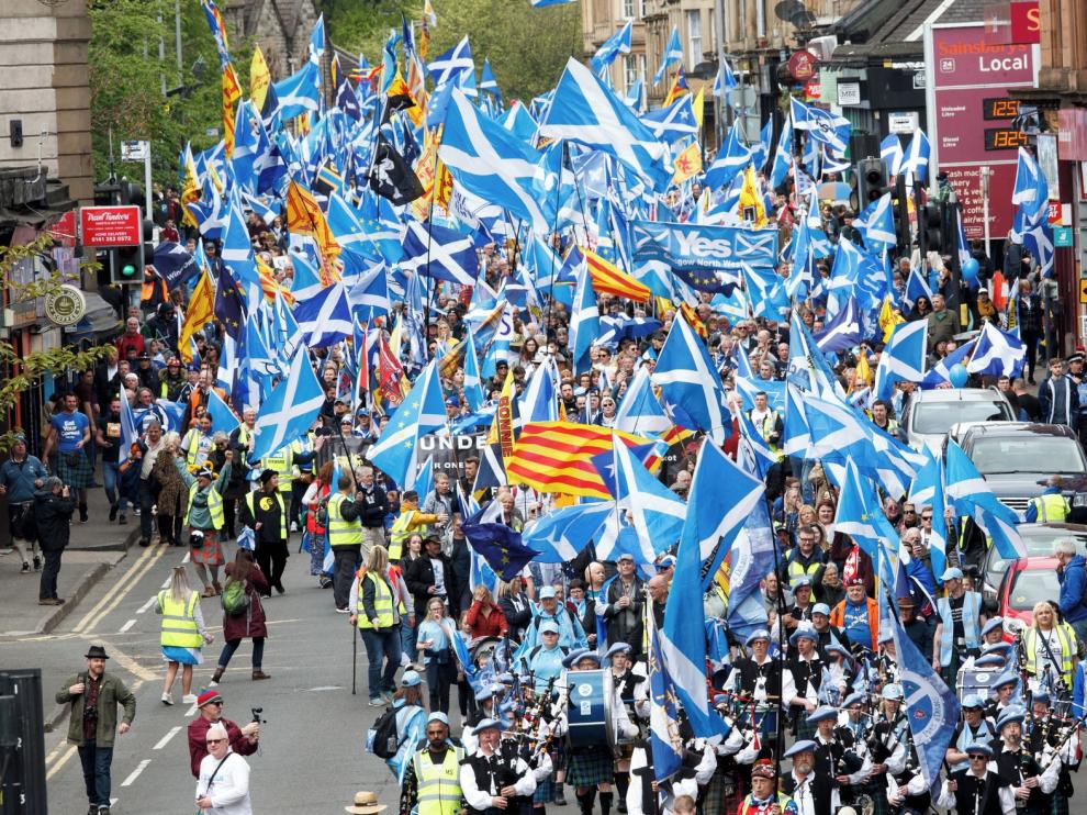 Miles de personas demandan en Escocia un nuevo referéndum