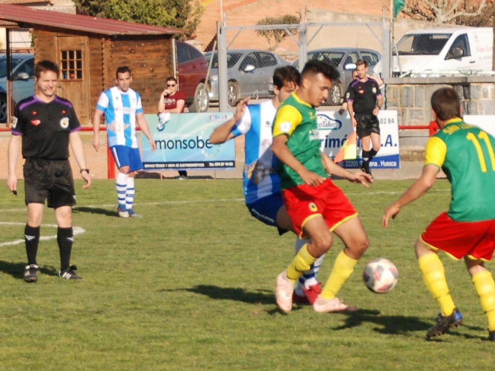 El San Lorenzo cede ante un Illueca muy acertado y desciende
