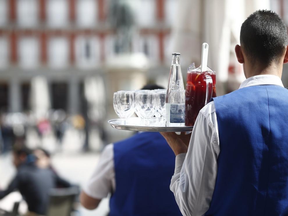 El paro baja en 91.518 personas en abril hasta 3.163.566 por la Semana Santa