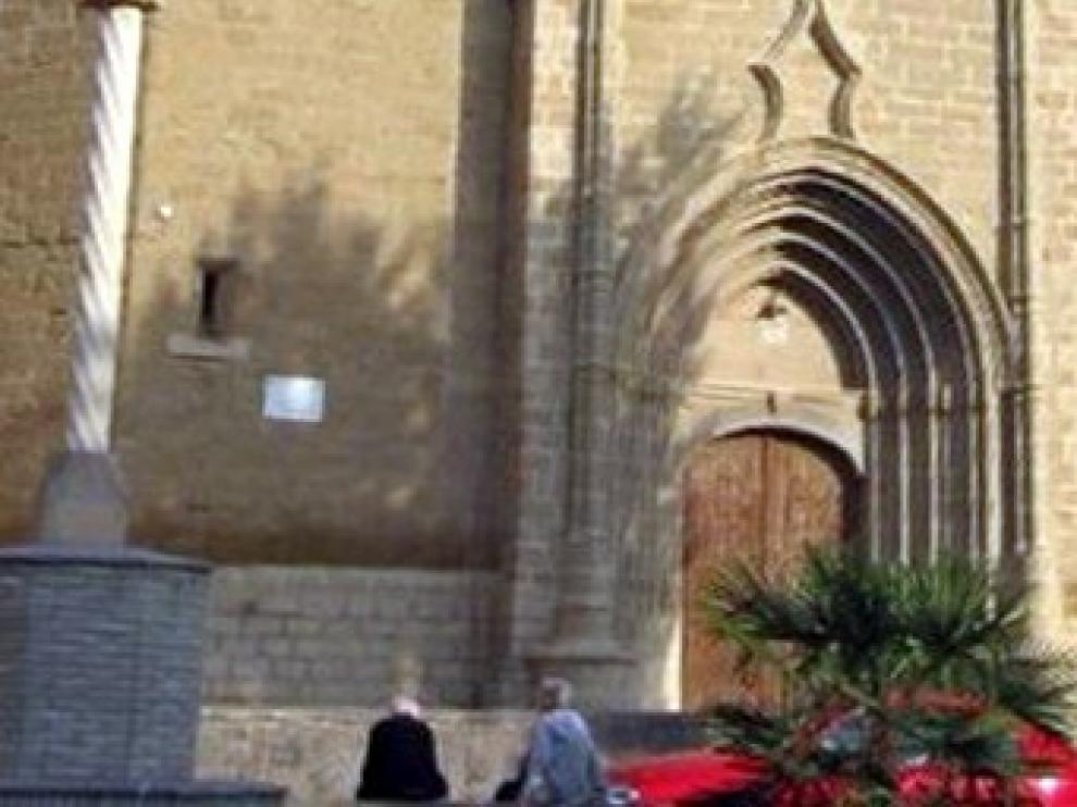 Asaltan las iglesias de San Pedro de Binéfar, de Esplús, Albalate y Peraltilla