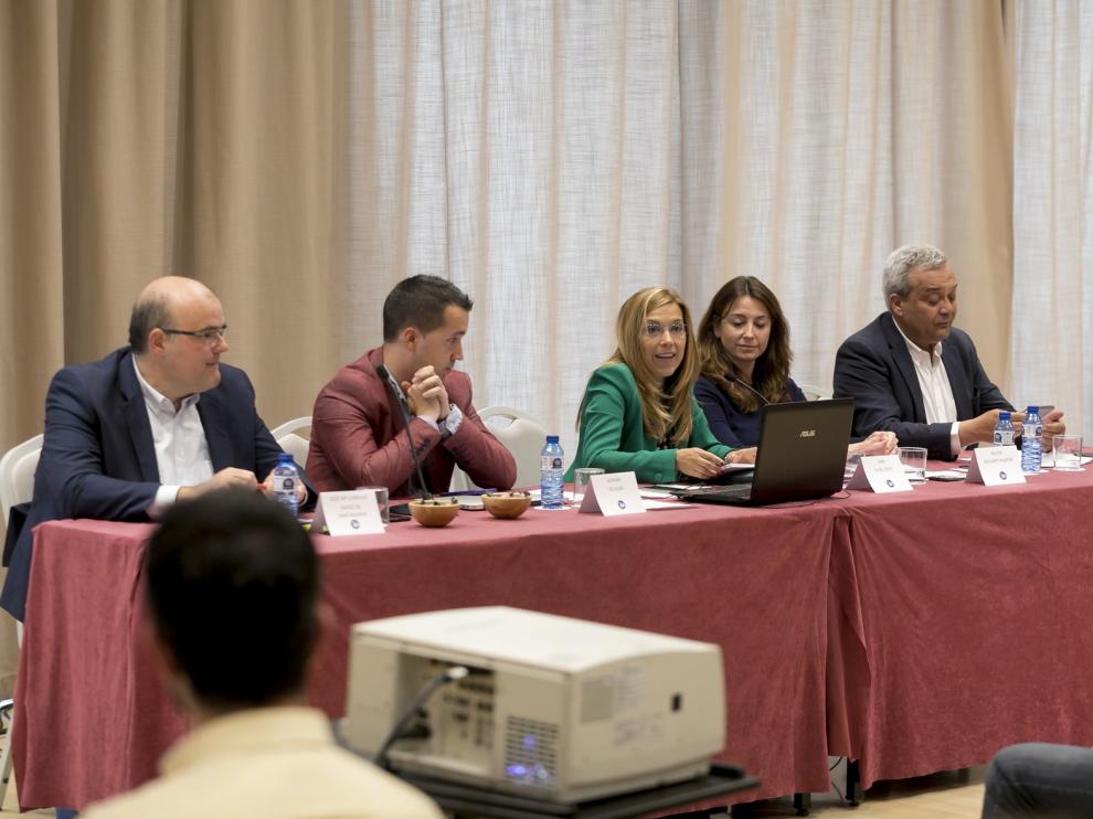 Alós quiere hacer de Huesca una referencia en la formación digital