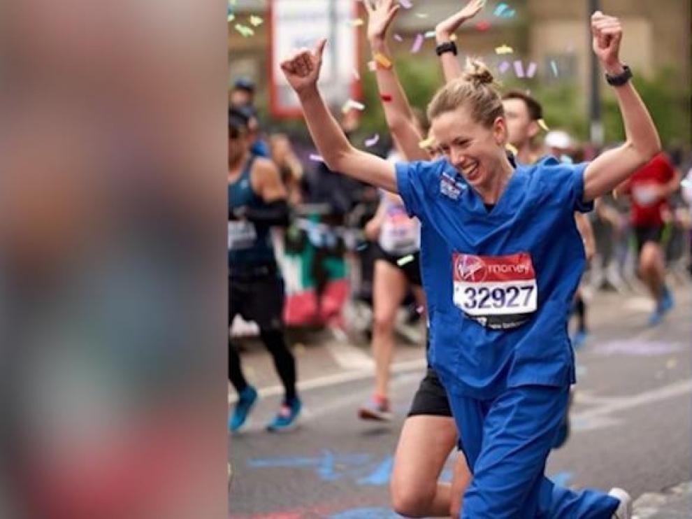 Guinness rectifica y admite el récord de una mujer vestida de enfermera