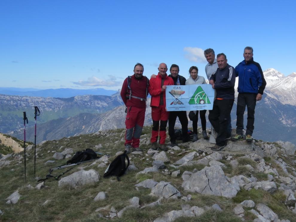 El CAS asciende al Pico Baciero y disfruta de sus grandes vistas
