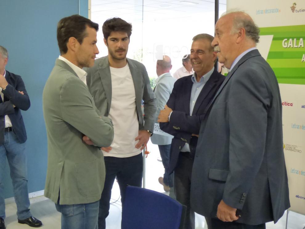 Del Bosque es aclamado en su visita a Barbastro