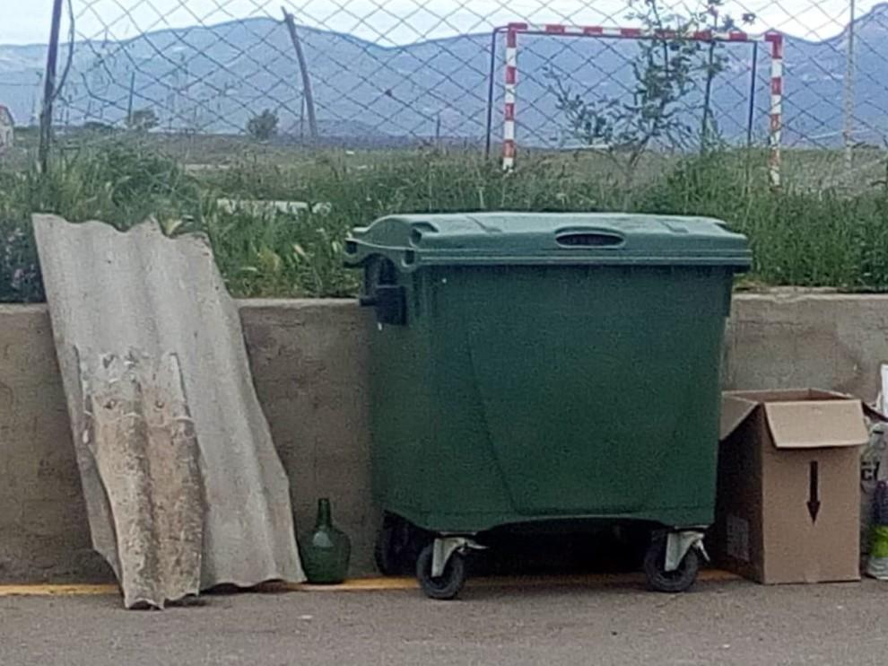 La Policía Local de Huesca investiga un vertido de uralita en Cuarte