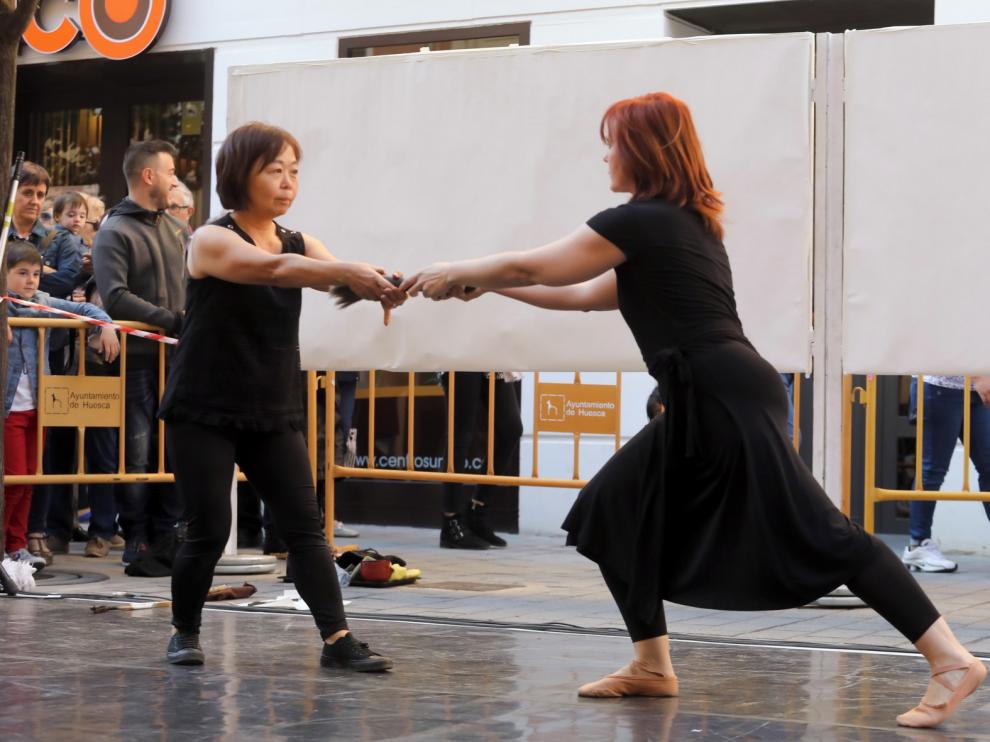 El proyecto Danza y Ciudad convierte el Coso de Huesca en pista de baile