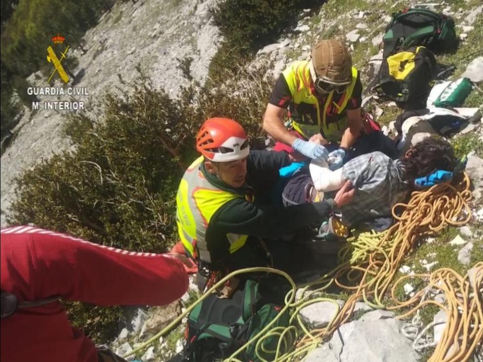 Rescatado un escalador herido tras caerse unos tres metros en el pico Ezcaurre