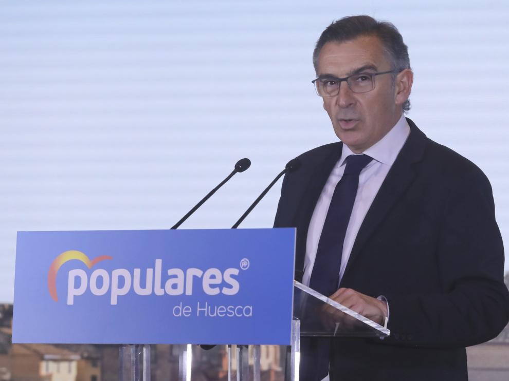 La Universidad Rey Juan Carlos revisa el expediente del líder del PP Aragón