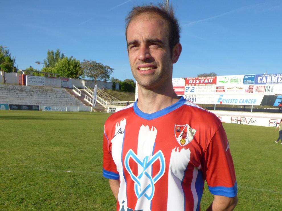 El "centenario" Escolano, el máximo goleador en la historia del Barbastro