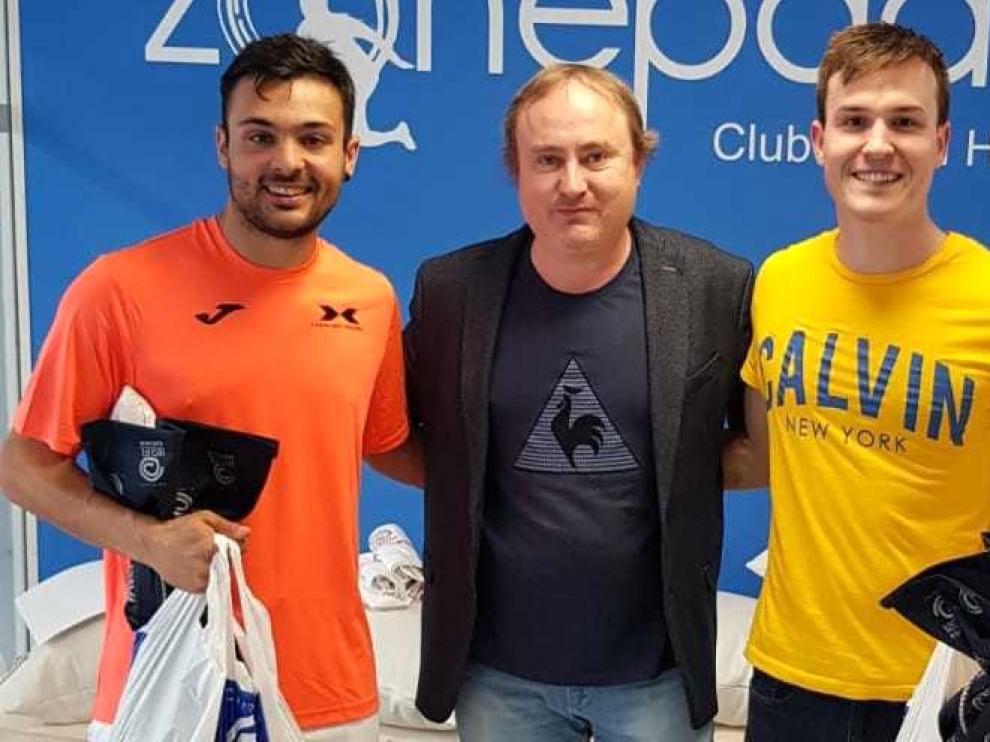 Tenis Osca consolida el liderato en la Liga Intercomarcal