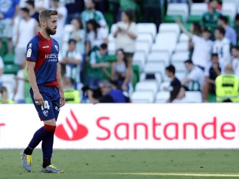 El balón, protagonista en el inicio del trabajo del Huesca en Benasque