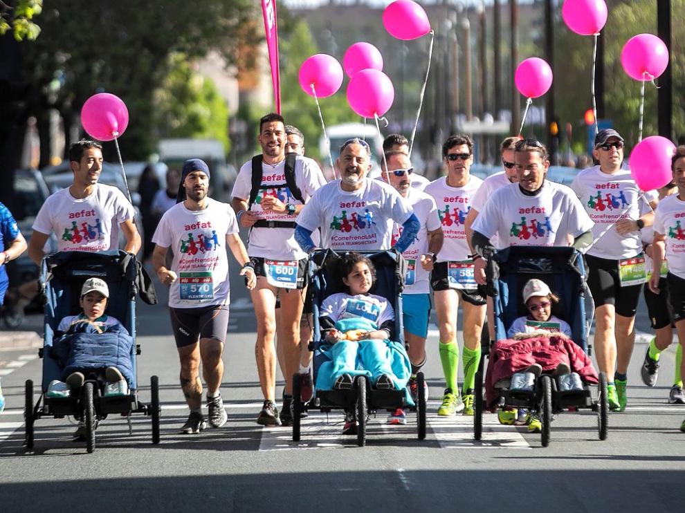 Dos oscenses ayudan a dar visibilidad a la ataxia telangiectasia en Vitoria
