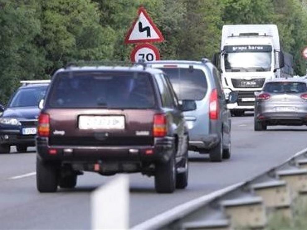 Tres jóvenes de unos 20 años muertos y otro herido grave en accidente en Madrid