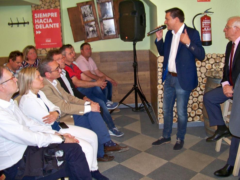 El ministro Borrell afirma en Fraga que Europa necesita más solidaridad