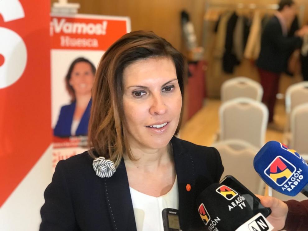 Jara Bernués apuesta por paliar la falta de especialistas sanitarios en el Alto Aragón