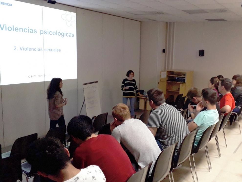 Talleres en Monzón sobre malos tratos
