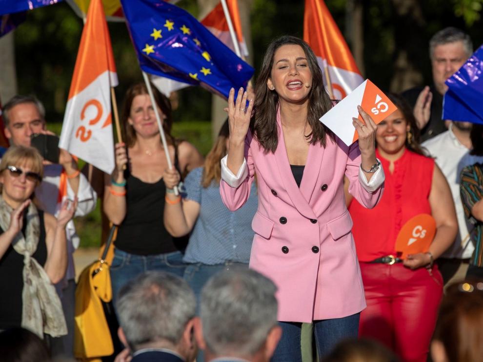 Cs se presenta como un "escudo" salvador ante PSOE y Podemos