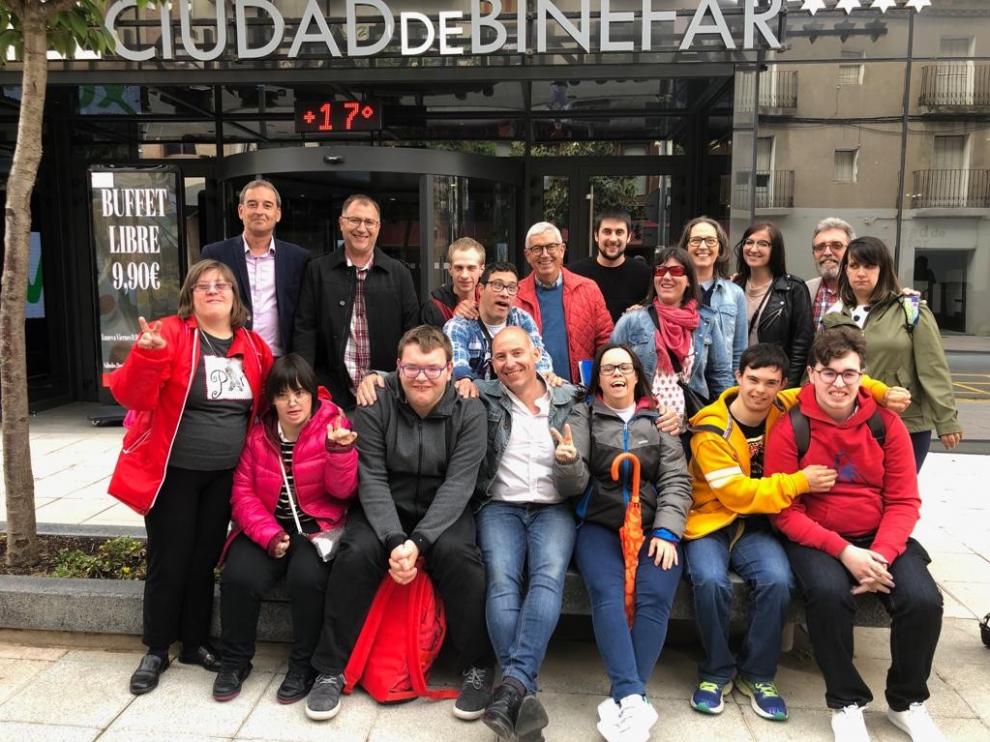 Jóvenes de Down Huesca muestran en Binéfar sus proyectos de vida independiente y creación literaria