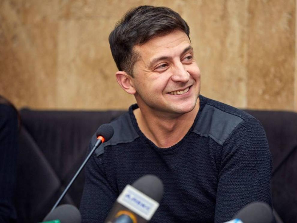 Vladímir Zelenski es investido presidente de Ucrania