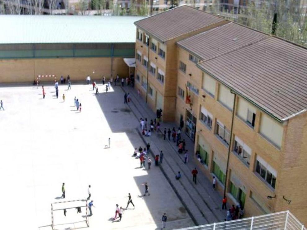 Un total de 489 familias de la capital afrontan la escolarización