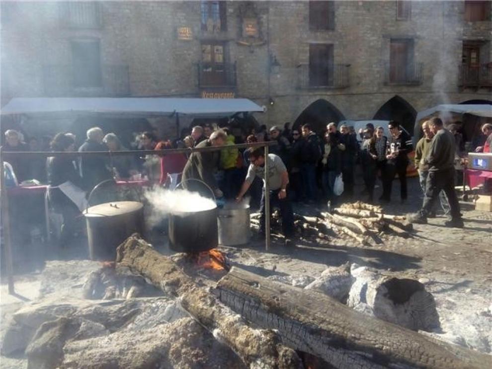 La Academia Aragonesa de Gastronomía presenta este miércoles en Huesca el libro "La gastronomía en el Parque Nacional de Ordesa y Monte Perdido"