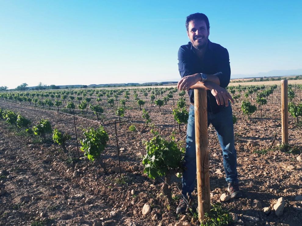 Fernado Mir "embotella" el paisaje de Monegros