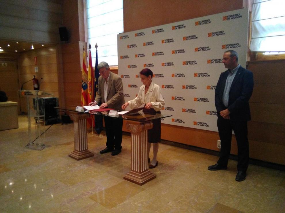 El IASS y Cruz Roja firman un convenio para la atención de personas mayores