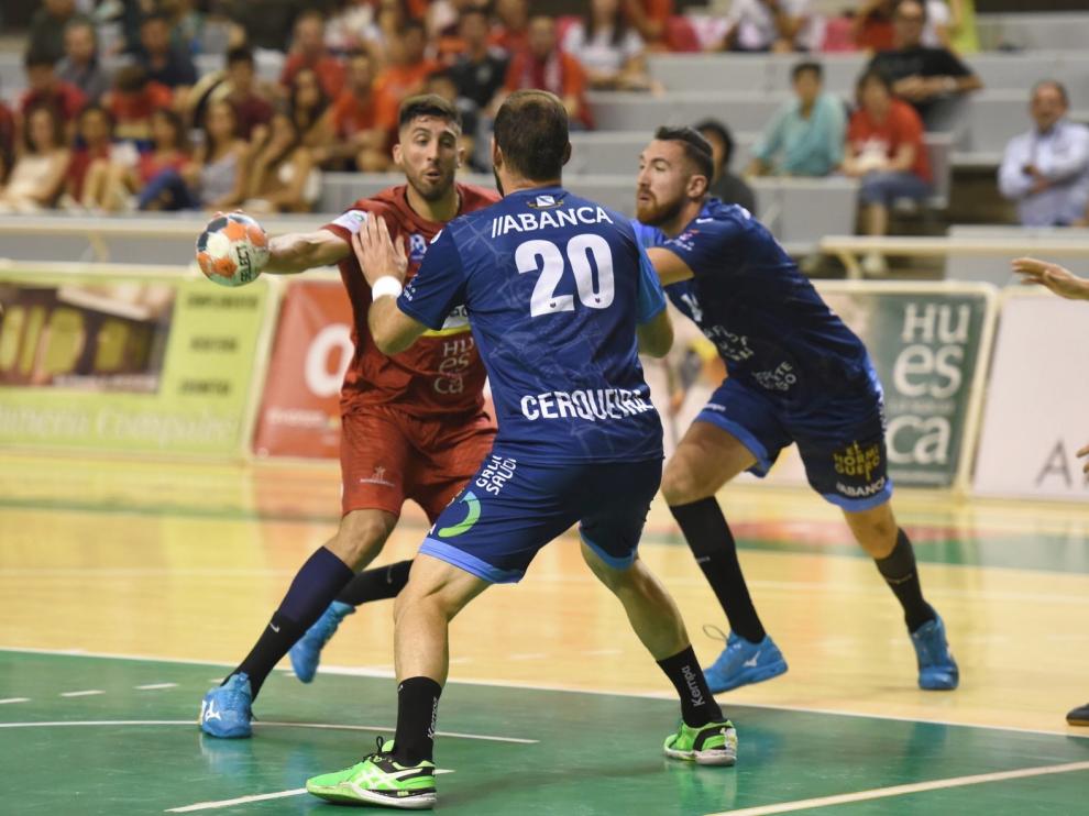 El Bada Huesca cierra la Liga en un partido de trámite y de despedidas