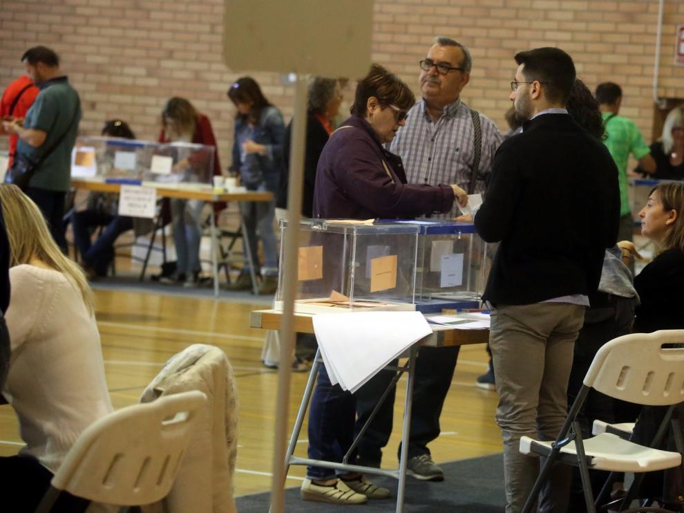 La participación baja en la provincia de Huesca en municipales y autonómicas y sube en las europeas