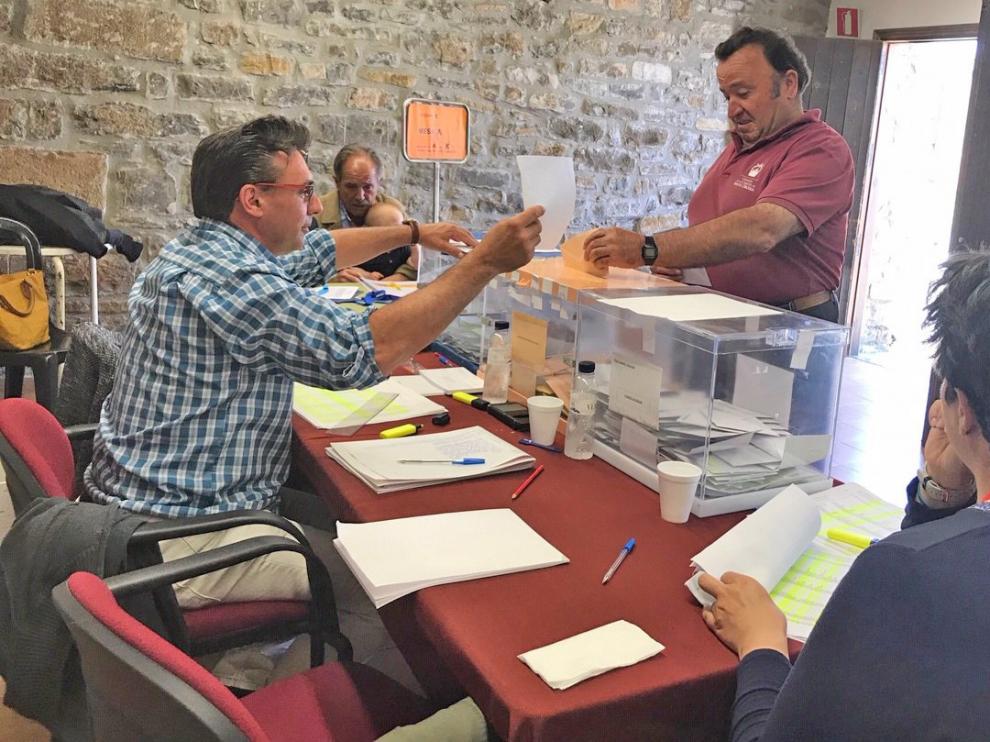 El PSOE arrasa en Aínsa y el PP consigue una amplia victoria en Boltaña