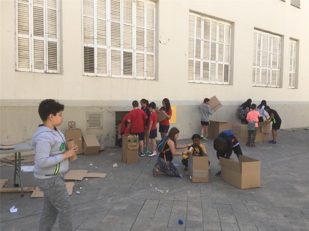 Los niños salen a las calles de Huesca para reivindicar el juego