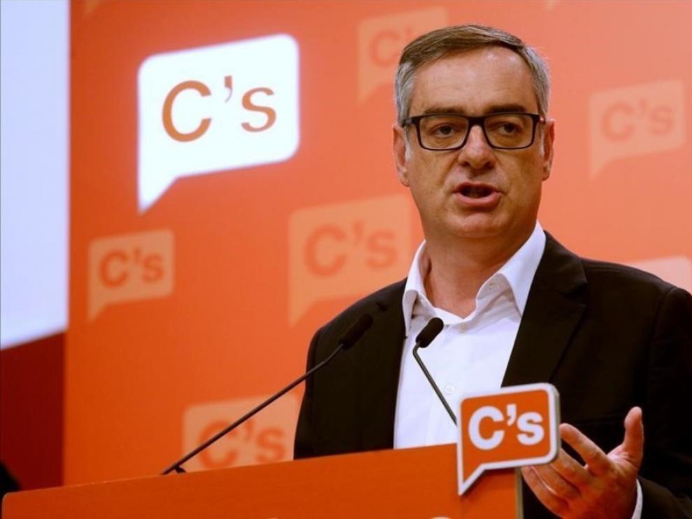Cs no prevé negociar con Vox y exige a los barones del PSOE que apoyen el 155