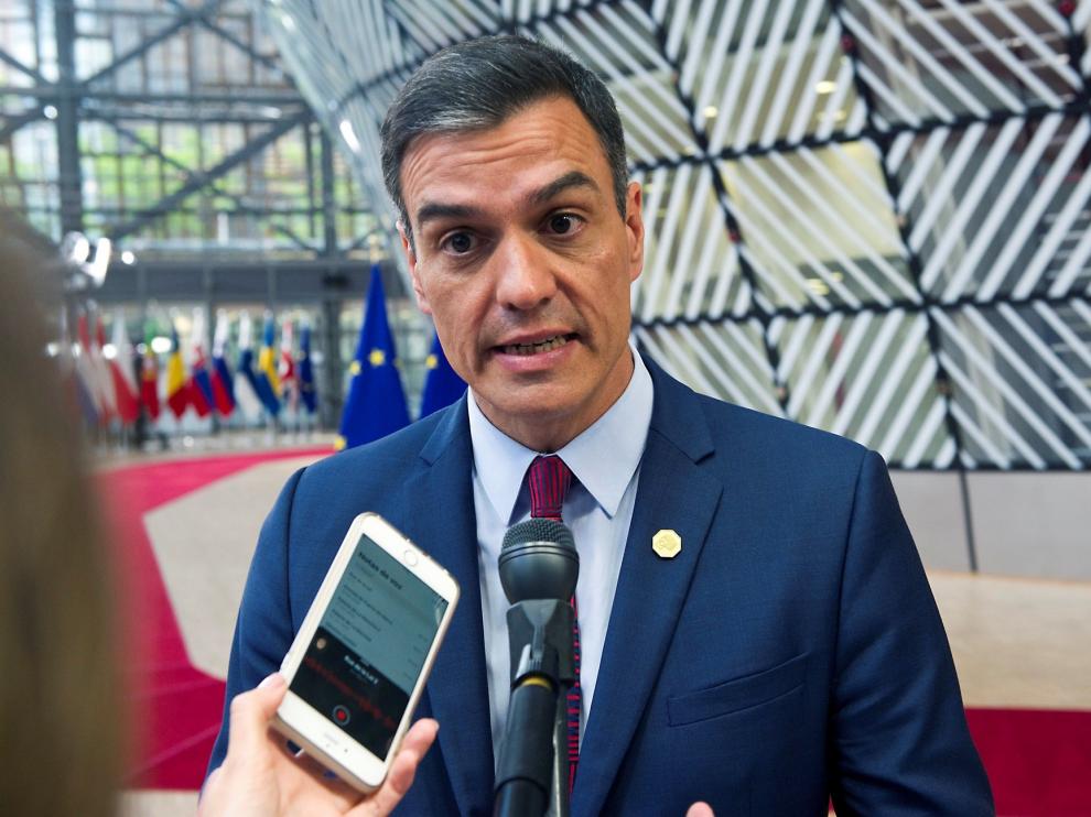 Sánchez aconseja a Cs y Podemos reconsiderar sus estrategias