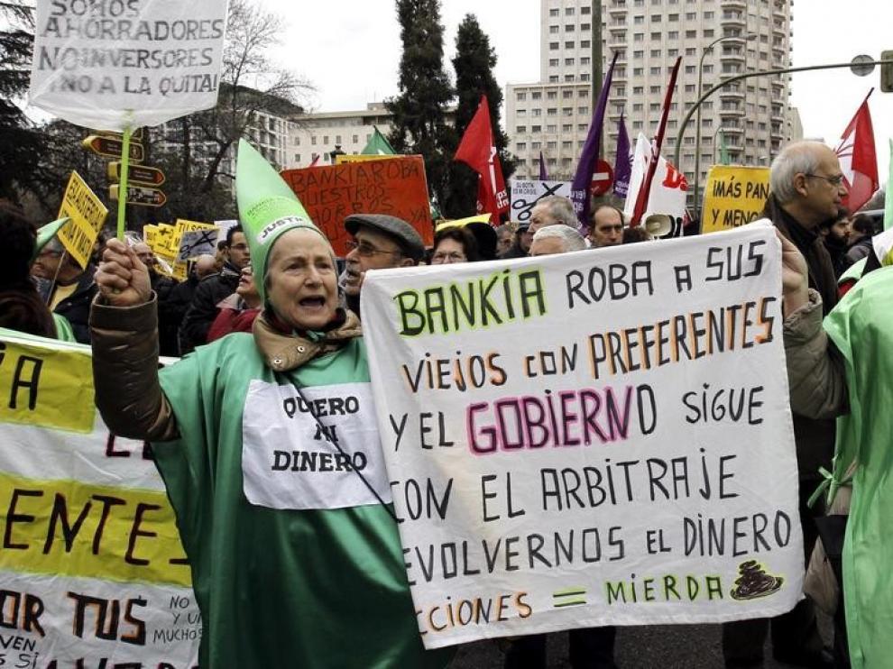Los "estafados" de Bankia afean a la entidad que abusase de su confianza al salir a Bolsa