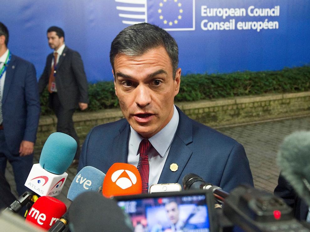 Casi la mitad de los españoles prefiere un Gobierno de coalición con Sánchez al frente