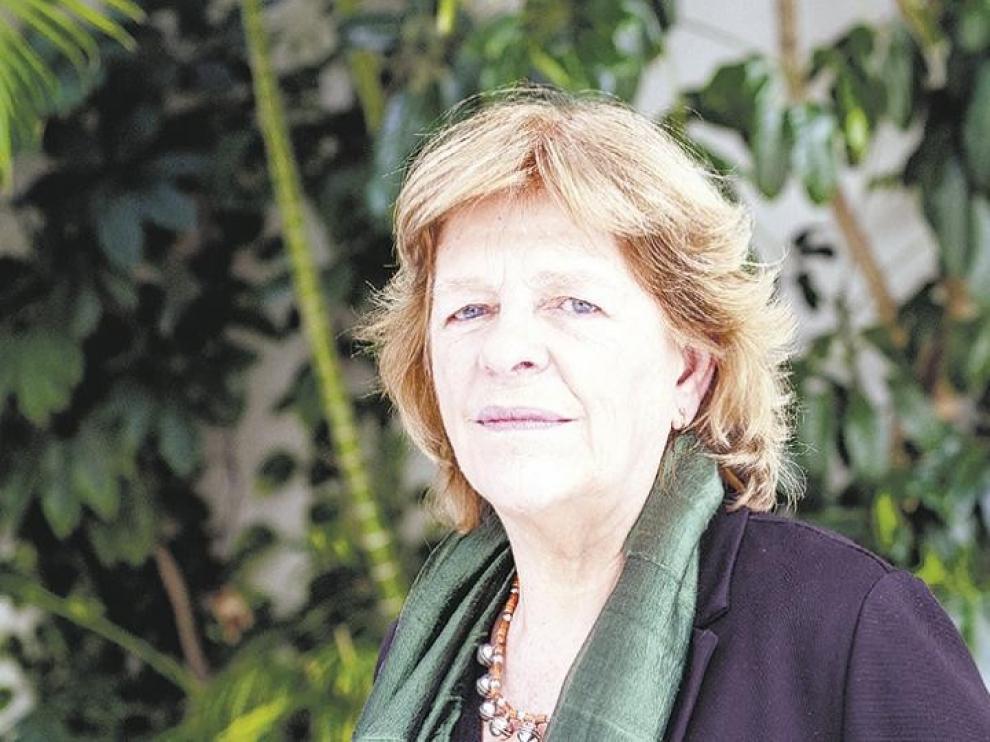María Tena: "Escribir es una manera de soñar, de tener dos vidas y llegar a otra realidad"