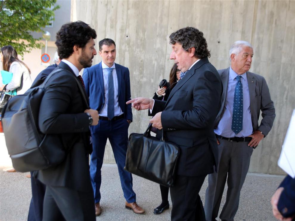 Raúl Bravo y Aranda salen de la prisión de Zuera