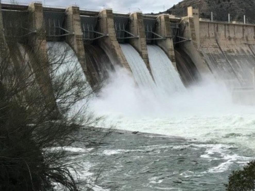 Desaparecidas dos personas que iban en una embarcación en el embalse de Mequinenza