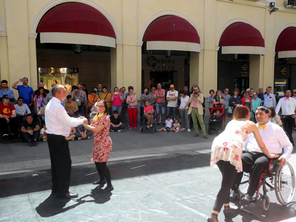 Danza-teatro para "potenciar la diferencia" en el escenario