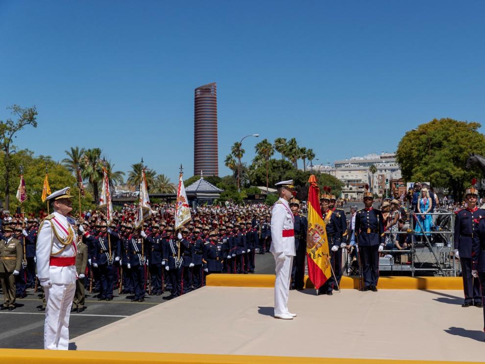 El rey muestra su gratitud a los 186 militares caídos por la paz
