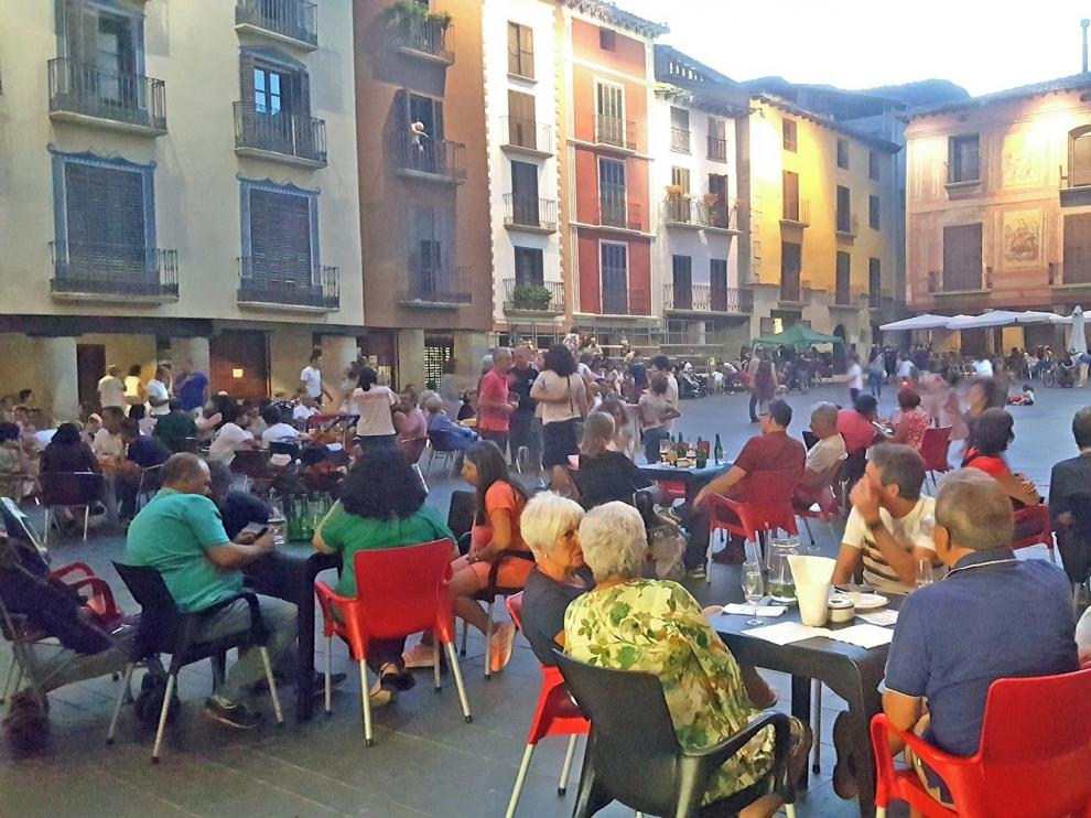 La campaña de verano generará por primera vez más de 600.000 contratos temporales, según Randstad
