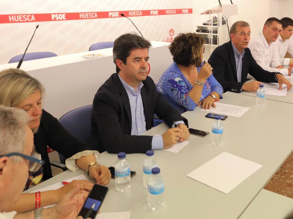 Carreteras, bomberos y nieve, claves del PSOE de Huesca para negociar la DGA