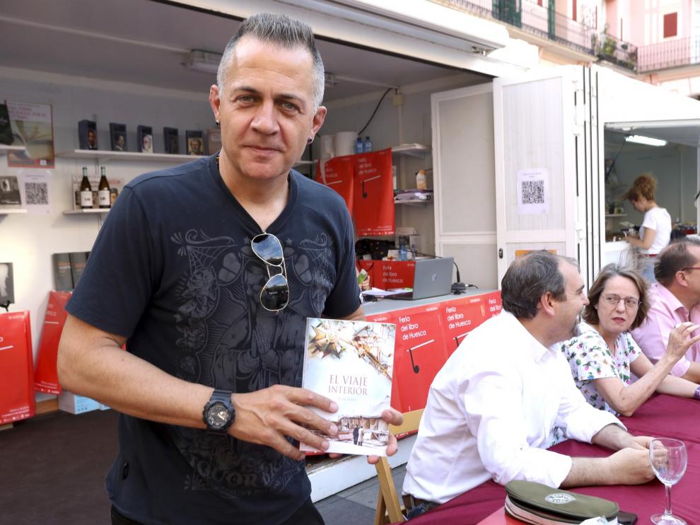 El músico y escritor Michel Platón plasma la magia del circo en una novela