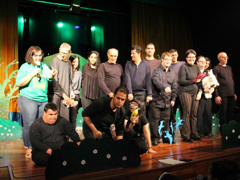 El teatro inclusivo de Imaginaria cosecha el aplauso unánime del público de Binéfar