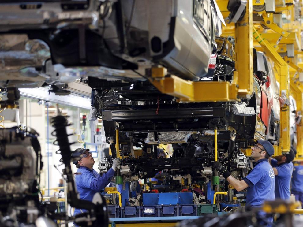 La producción industrial cae un 2,6 % en abril en Aragón