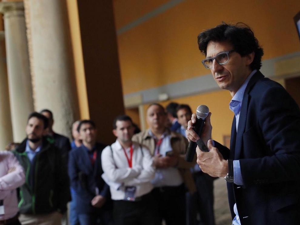 Expertos mundiales en internet conocen en Huesca el proyecto "Smart parking"