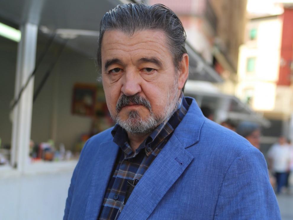 Karmelo C. Iribarren: "Al que le gusta la poesía seguramente le va a gustar toda la vida"