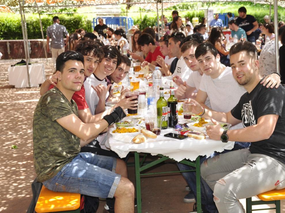 Jaca celebra una animada jornada prefiestas en la plaza Sanlure