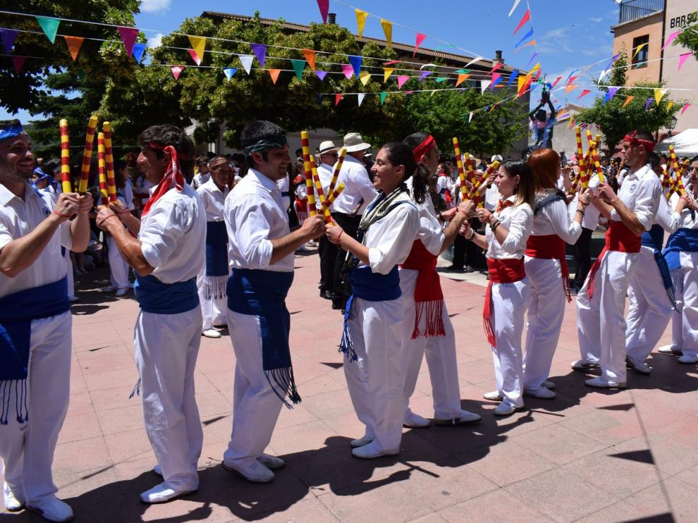 Un total de 190 "balladors" danzan en honor a San Medardo en Benabarre