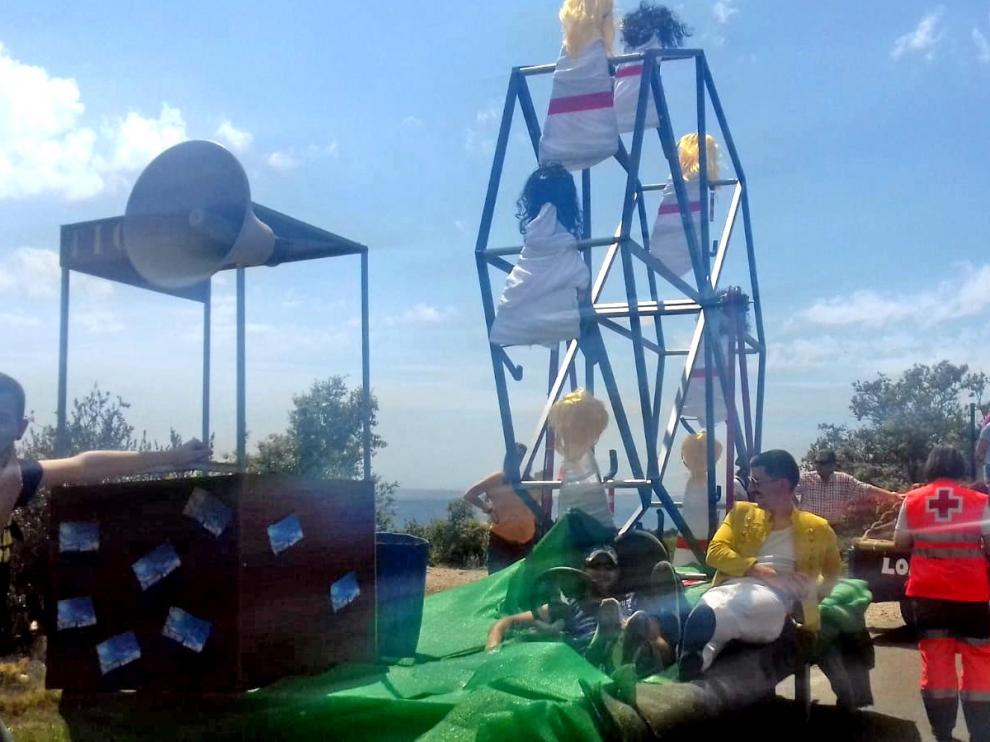 La "Baixada de Carricotxes" hace disfrutar a Benabarre en fiestas